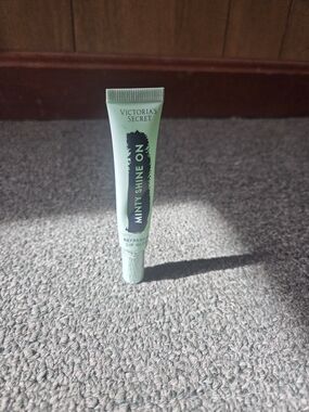 Victoria's Secret Minty Shine On Refreshing Lip Gloss - Mint Green